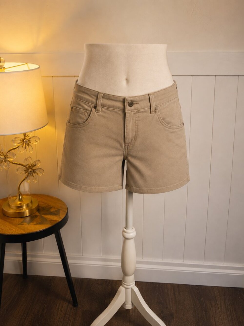 Brand New Noble Outfitters Tug-Free™ 5" Women’s Shorts – Oat – Size 6